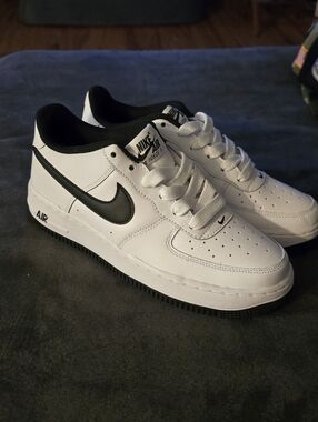 Nike Air force 1 Size 6y Or Womens 8